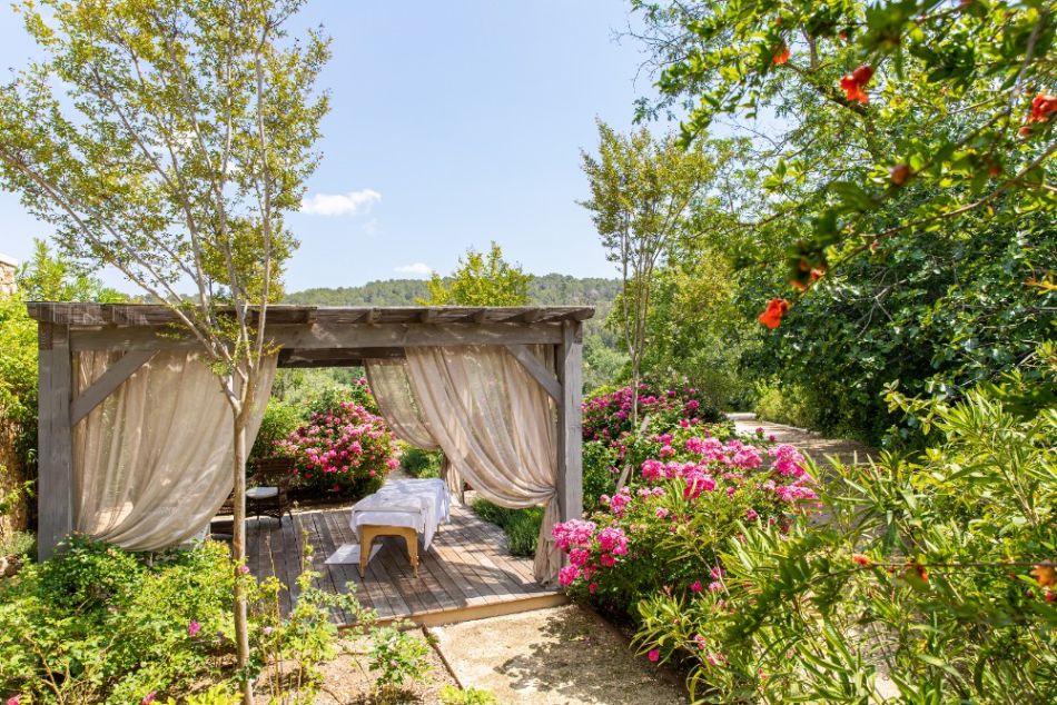 Le Château de Berne vous invite à découvrir sa nouvelle cabine de soin en plein air