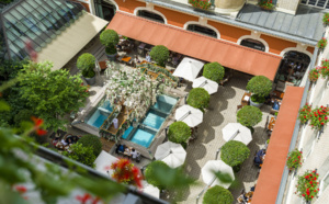 A la découverte du fabuleux « jardin terrasse » du Royal Monceau – Raffles Paris